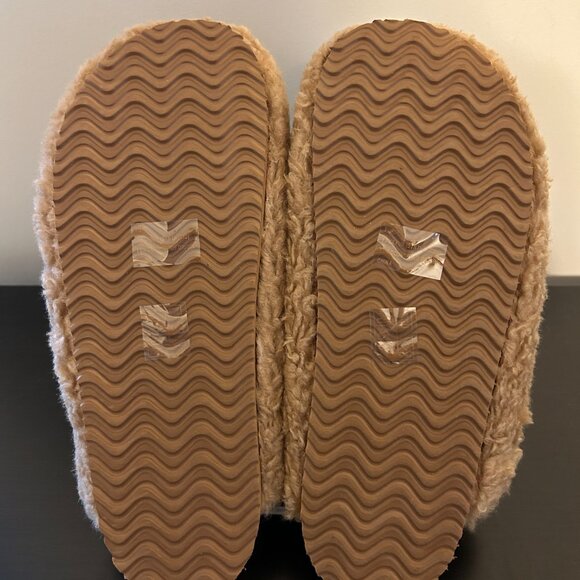 Womens INTENTIONALLY BLANK Sz 9 Tan Fuzzy Slide Mules Slippers - Picture 8 of 11